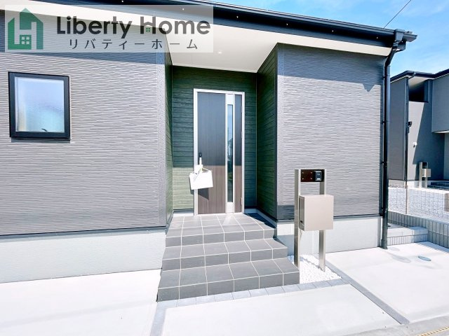 笠間市旭町第12　新築戸建　3号棟のエントランス