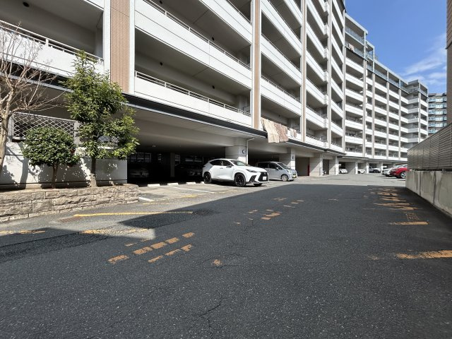 アーサー久留米グランセの駐車場