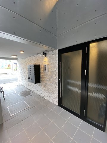 Luxe residence菊川のエントランス