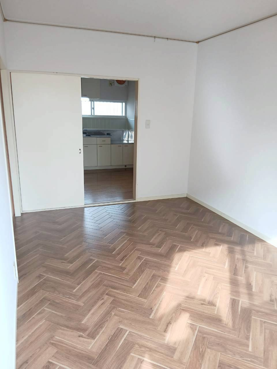 エステートピアサイドの居間・リビング