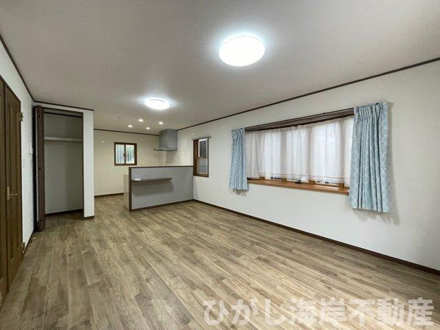 平塚市四之宮　中古戸建のダイニング|2022年　フルリフォーム完了！　16.5帖　LDK