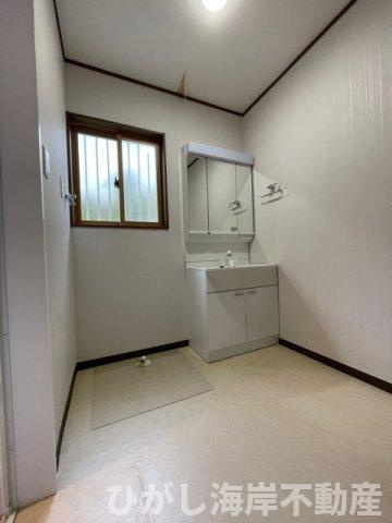 平塚市四之宮　中古戸建の脱衣所|2022年　フルリフォーム完了！　脱衣スペース