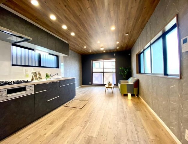 【居間・リビング】 | 神戸市垂水区星が丘１丁目　中古戸建