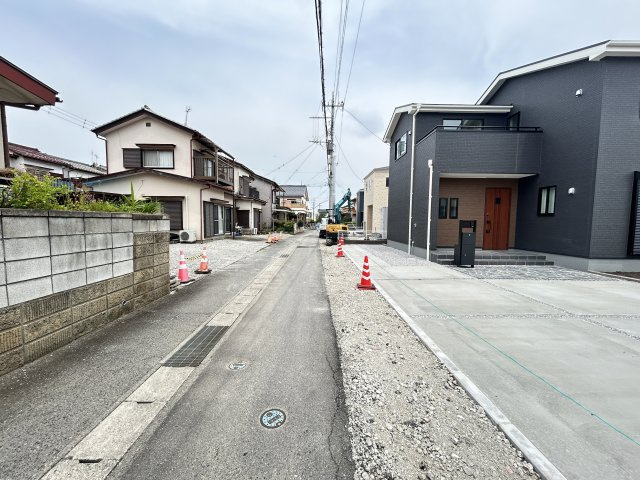 新築　藤岡市本郷第6　Livele  Garden.S 　１号棟の前面道路含む現地写真|現地写真　西側接道幅員約4ｍ