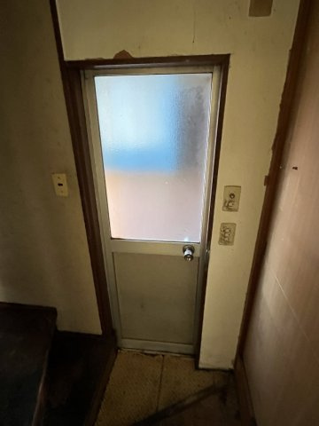 桃浜町テナントの玄関