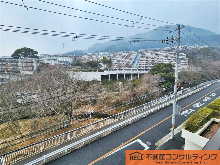 六甲ロイヤルの展望|開放感のある角部屋