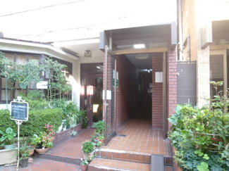 【エントランス】 | 落ち着いたエントランスです
