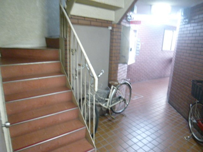 【エントランス】 | 小阪ロイヤルハイツ（河内小阪賃貸） | エントランスです