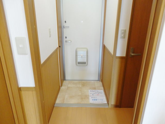 アゼリアコートの玄関