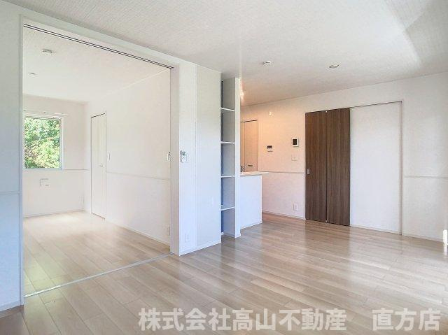 北九州市八幡西区茶屋の原１丁目のアパートの居間・リビング