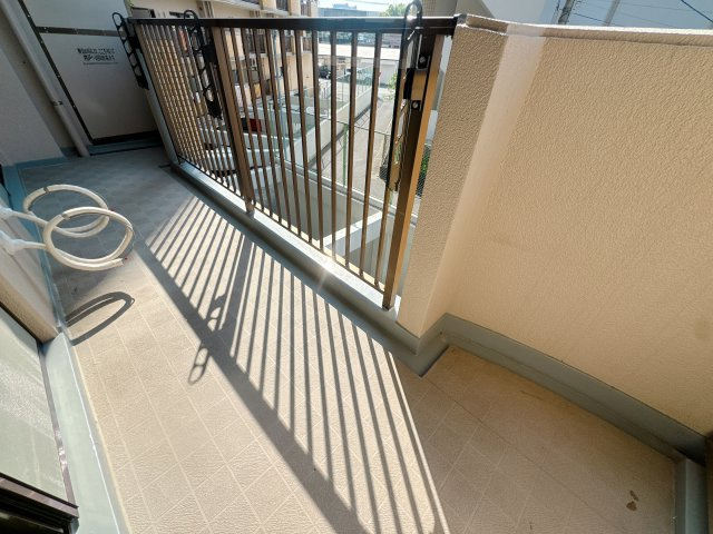 【バルコニー】 | 朝日プラザ大橋南☆仲介手数料無料☆ | バルコニーは日当たりが一番！それでいうならこの物件は大合格です。
