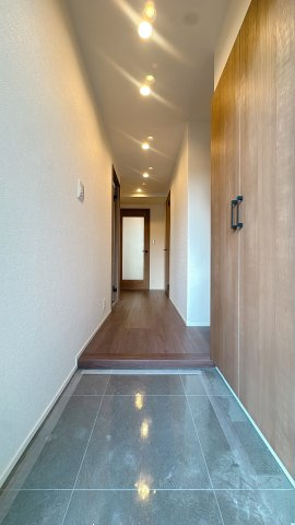 【玄関】 | 朝日プラザ大橋南☆仲介手数料無料☆ | 玄関はスペースを確保し廊下は人が通れる最低限の広さにしてます。そのことで中の居住空間を最大限に活かしてます。