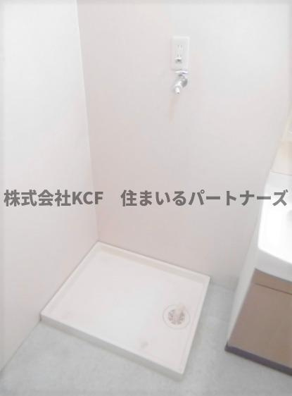 ドミールパーク江崎の洗面所|ゆったりとスペースのある洗面所