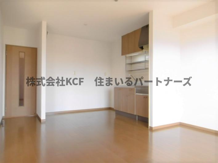 ドミールパーク江崎の居間・リビング|使いやすいリビングです