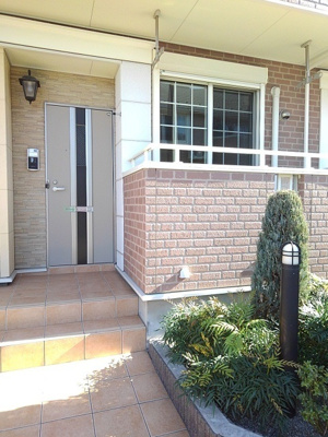 【エントランス】 | ウィスタリア