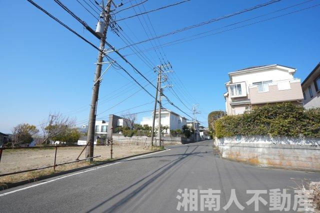 藤沢市片瀬山１丁目戸建ての前面道路含む現地写真|前面道路含む現地写真です