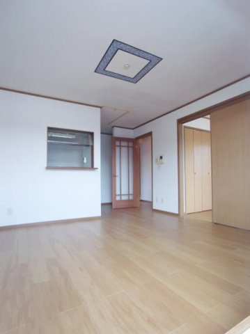 サンライズの居間・リビング