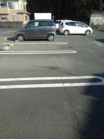 ライジングサン山ノ上の駐車場