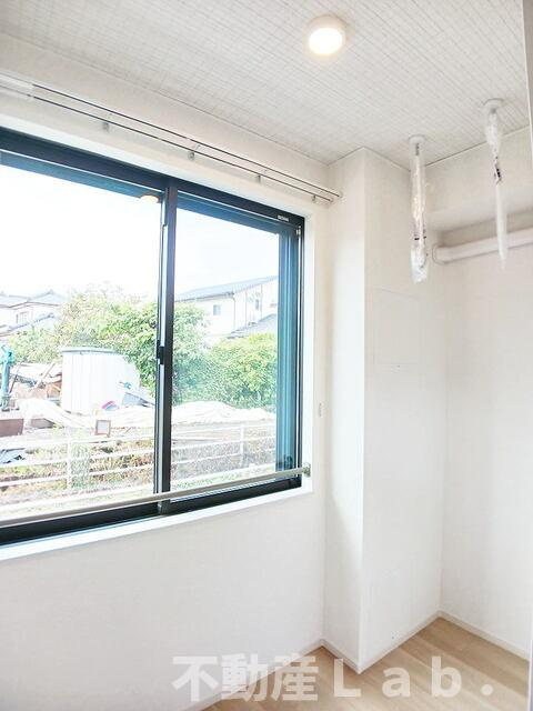 ルミノーソのバルコニー|サンルームで急な雨にも◎