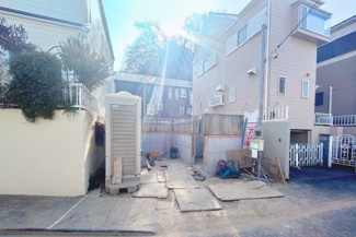 【外観】 | ◆一戸建てを中心とした街並みが整然と続き、周辺は高い建物が建っていないので、緑の多い閑静な趣を感じる環境です。街並みや周辺環境も重要なポイントです！！