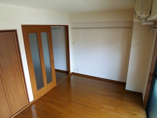 セレナ東甲子園の居間・リビング