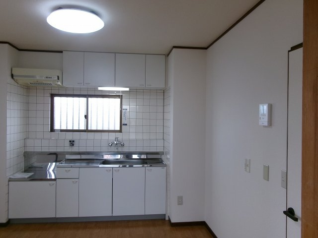 ルミエールSATOHの居間・リビング