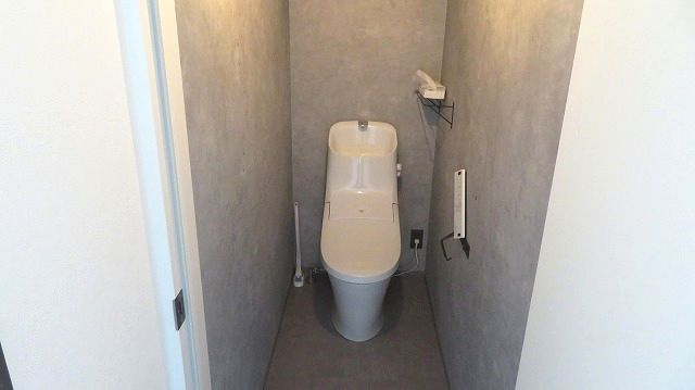 高知市重倉 中古戸建てのトイレ