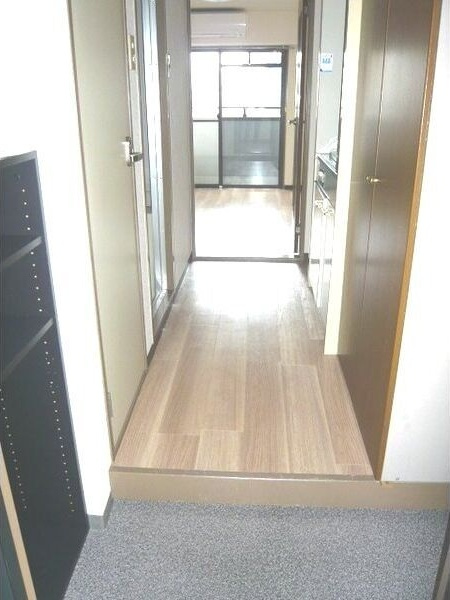 フェニックス下新庄の玄関