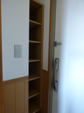 【玄関】 | ミレーユ・ステディア | シューズボックスあります　※掲載画像は同タイプの別室内画像のためイメージとしてご参照ください。