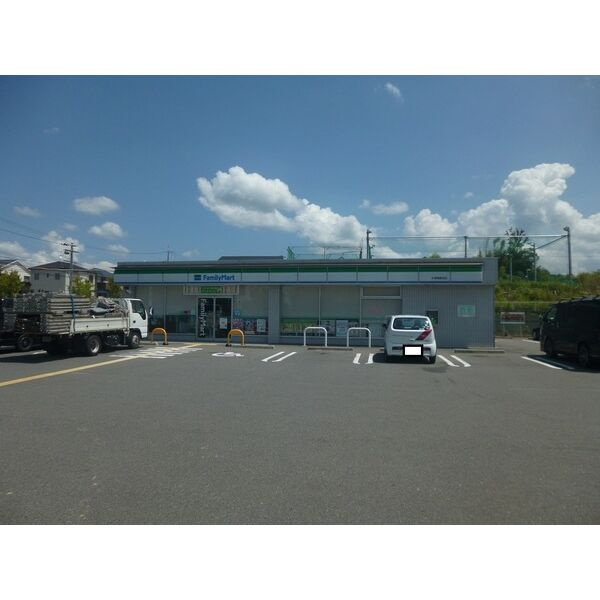 パインツリーヒルズ清の駐車場