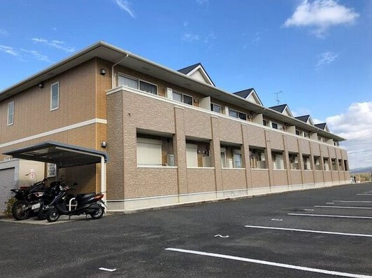 パインツリーヒルズ清のエントランス