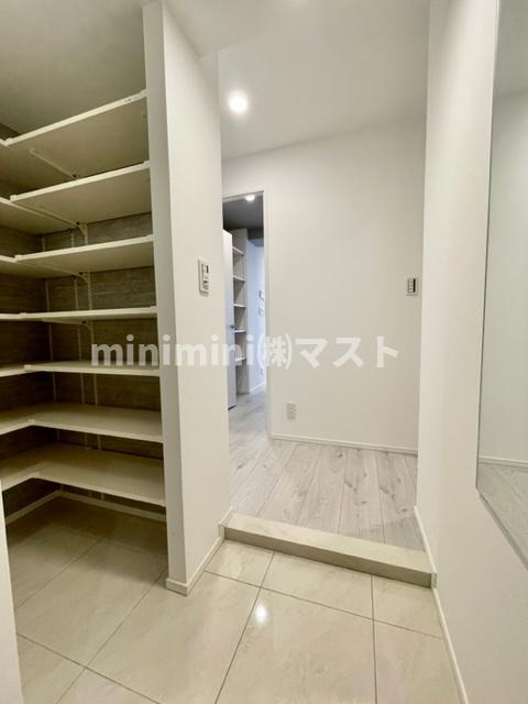 コンフォリア・リヴ谷町四丁目の収納