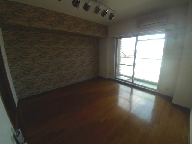 C-ARK神戸西（シーアーク）の居間・リビング