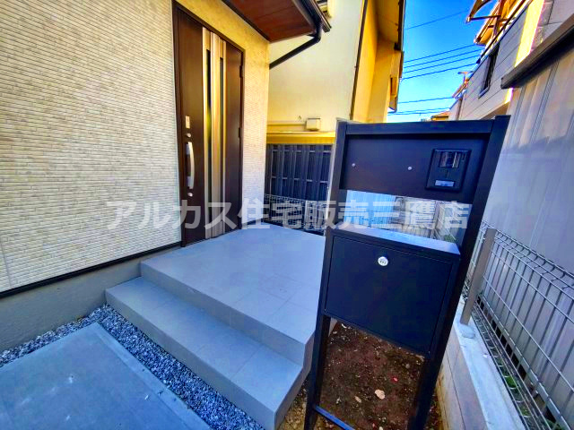 西東京市泉町１丁目 西武新宿線 田無駅 新築戸建の外観