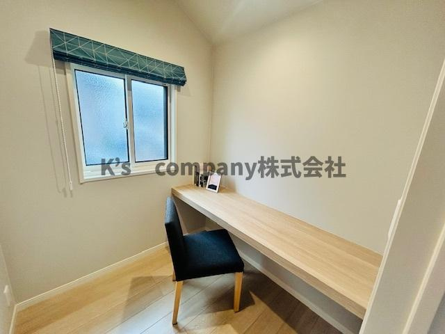 ◎茅ヶ崎市萩園　築後未入居戸建の内装|リモートワークやお子様のお勉強スペース、趣味のお部屋などにいかがでしょうか♪