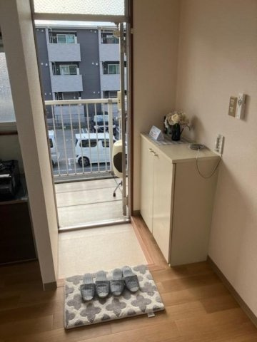 山田アパートの玄関