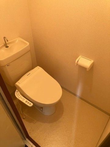 山田アパートのトイレ