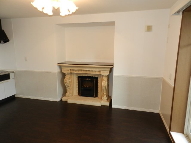 ビィラ・アンスブルージュの居間・リビング