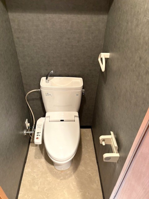 ◆角住戸の１Ｋ◆防犯カメラ＆オートロック付きの設備充実◆プレサンス京都四条河原町ネクステージのトイレ|トイレ