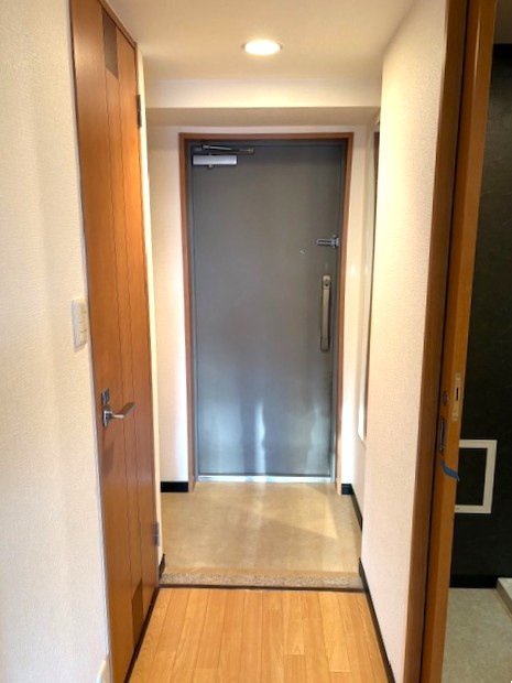 ◆角住戸の１Ｋ◆防犯カメラ＆オートロック付きの設備充実◆プレサンス京都四条河原町ネクステージの玄関|玄関