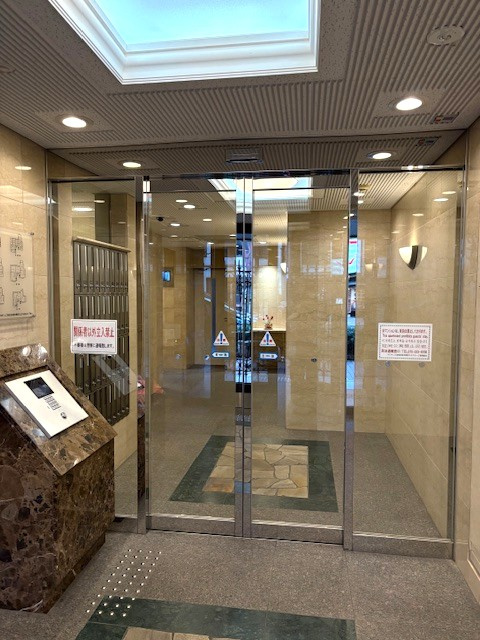 ◆角住戸の１Ｋ◆防犯カメラ＆オートロック付きの設備充実◆プレサンス京都四条河原町ネクステージのエントランス|エントランス、オートロック