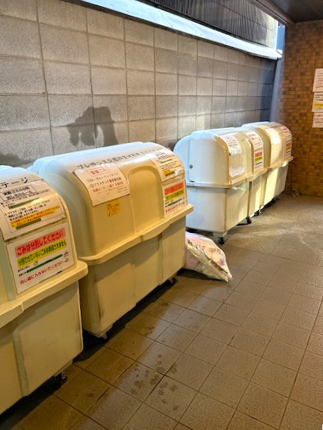 ◆角住戸の１Ｋ◆防犯カメラ＆オートロック付きの設備充実◆プレサンス京都四条河原町ネクステージのその他共用部分|ごみ置き場