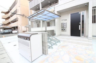 【エントランス】 | ＧＲＡＮＤ　Ｄ－ｒｏｏｍ月見