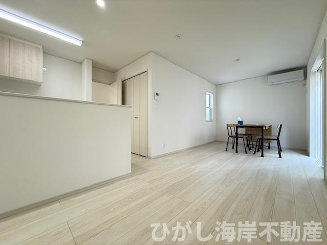 茅ヶ崎市今宿　新築戸建　全8棟の居間・リビング|16帖　LDK