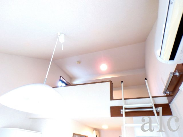 アーバンプレイス阿佐ヶ谷Ⅲの内装|通風性のあるロフト　熱気がたまりづらい造りです。