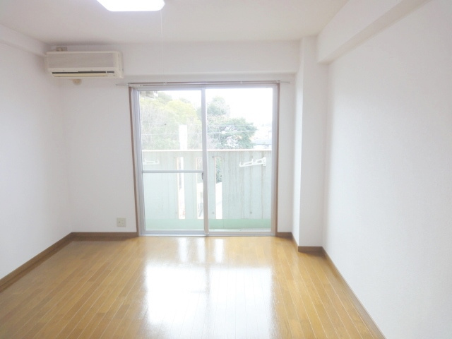 えむつーびるの居間・リビング|こちらの居間で趣味の時間をお楽しみください