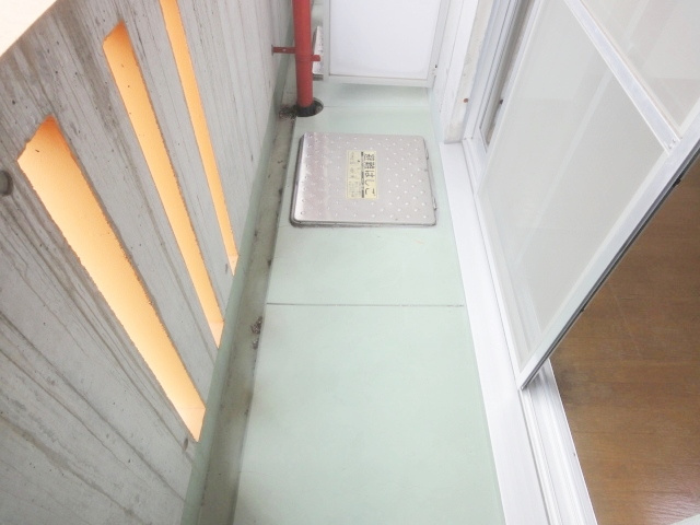 えむつーびるのバルコニー|お洗濯にも便利なバルコニー付き