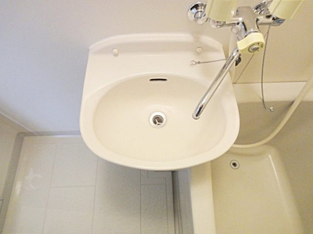 えむつーびるの洗面所|ゆったりとスペースのある洗面所