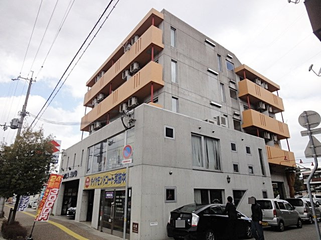 えむつーびるの外観|おしゃれな外観です