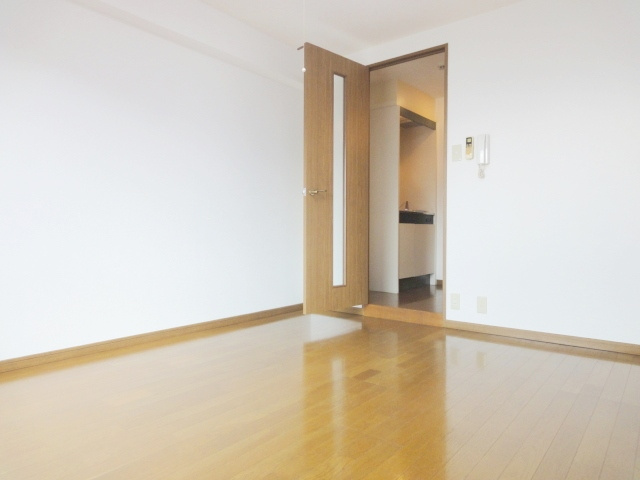 えむつーびるの寝室|広くて明るい寝室